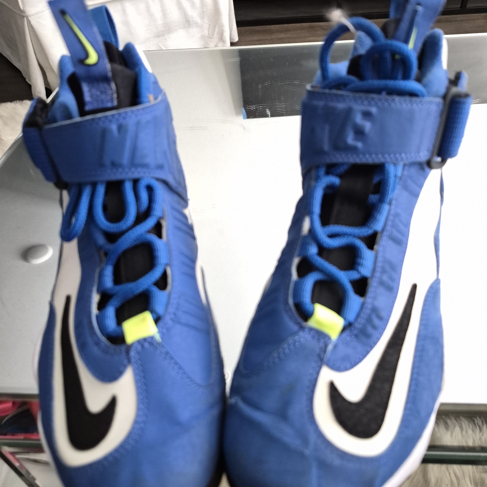 Nike Kids Blue and Black Sneakers